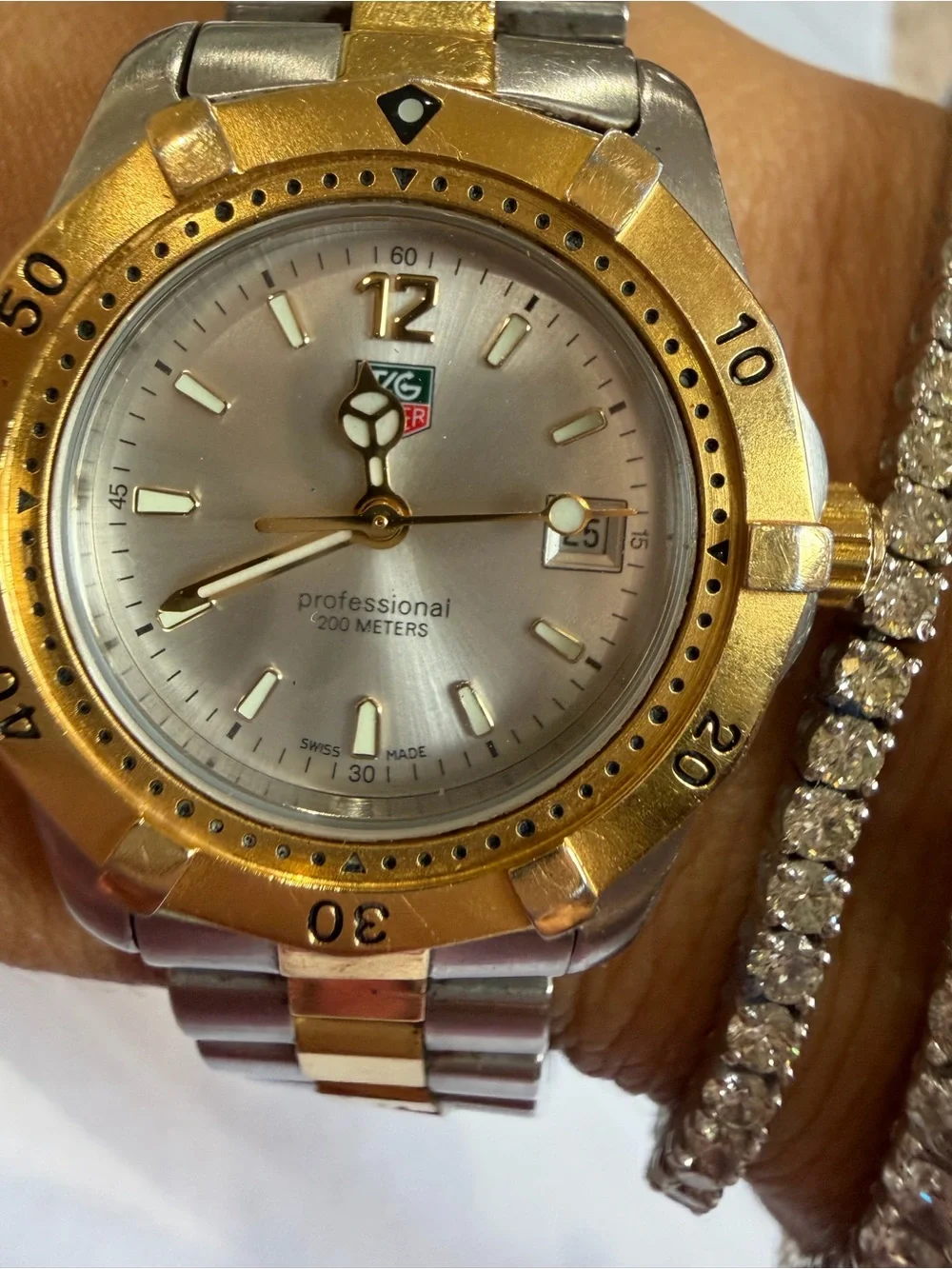 Vintage TAG Heuer 2000 Professional Two-Tone Women’s Watch – WK1320-1 – 29mm